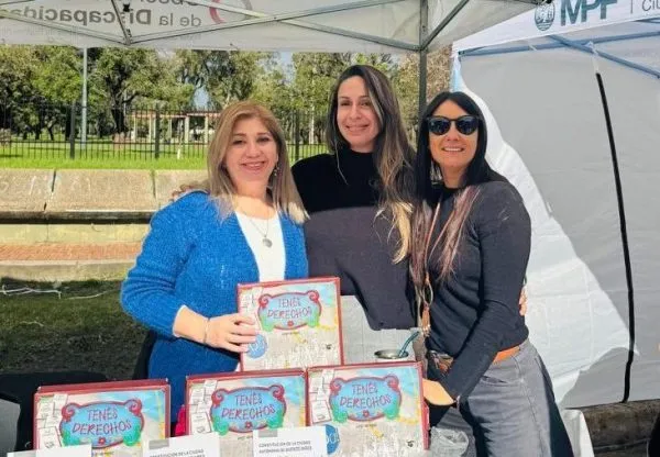 Entrega de juegos “Tenés Derechos” en la Mesa de Acceso a Justicia